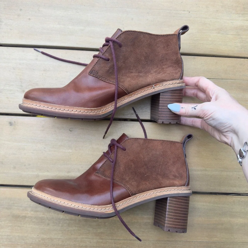 Clarks Trace Glow Womens 9.5 Mahogany Leather Suede Lace Up Heeled Ankle Boots